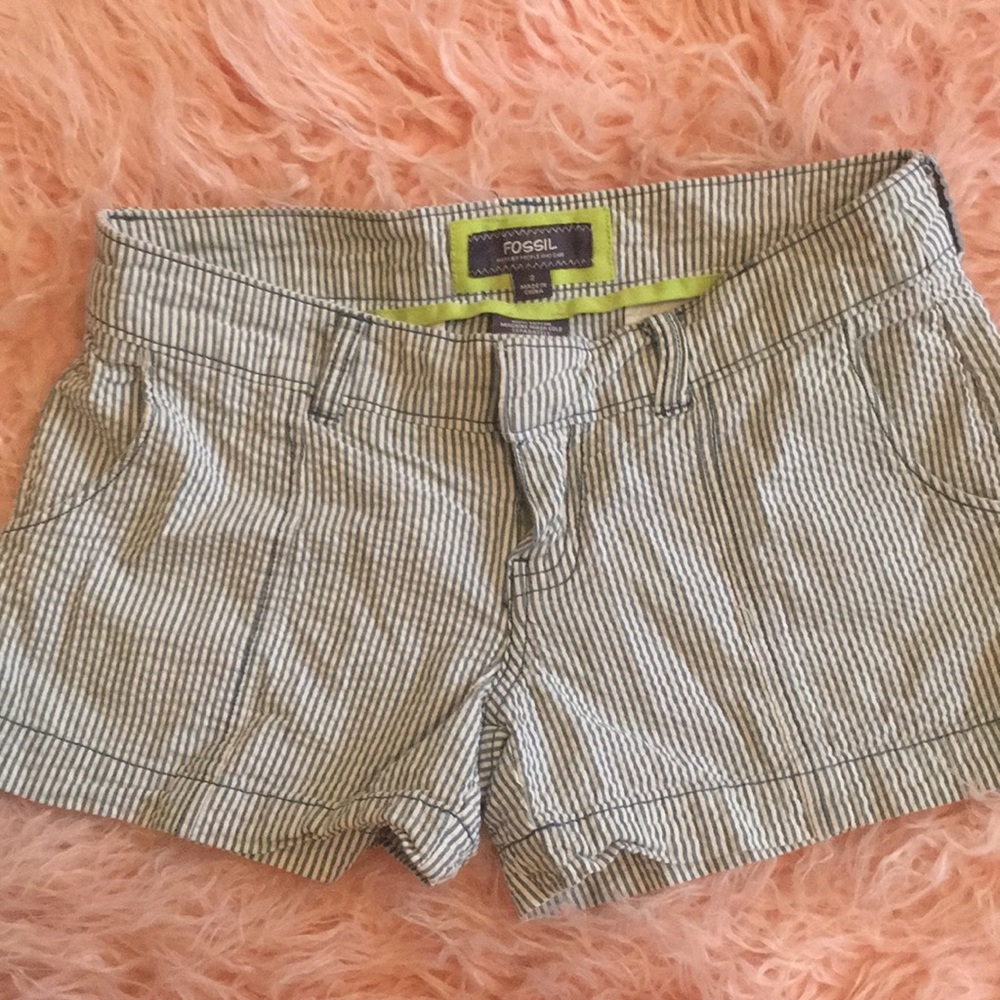 🌊🤍 Fossil Striped Seersucker Shorts 🤍🌊